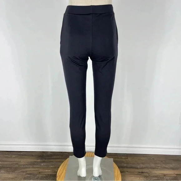 ❤️HUE  pull-up pants NWOT - Picture 2 of 12